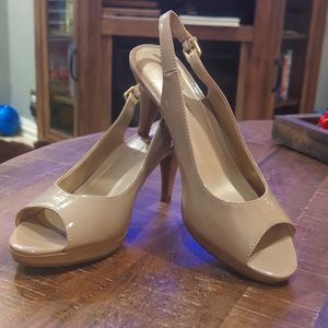 Bandolino High Heels (Size 8.5)